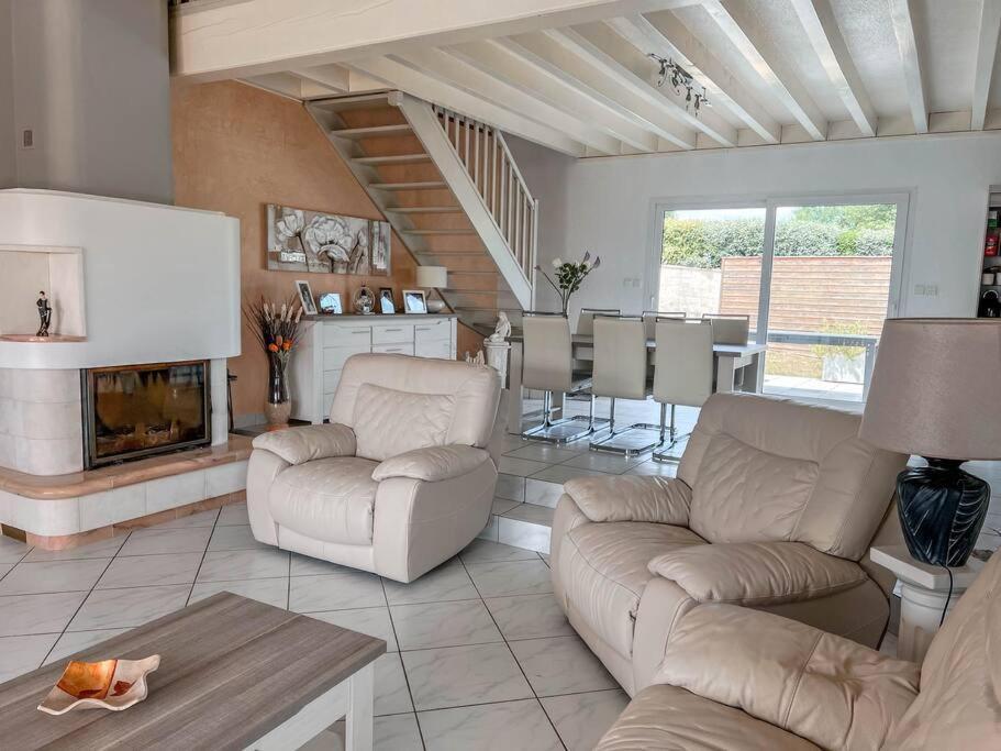 Magnifique Maison A Lentilly - Piscine 外观 照片